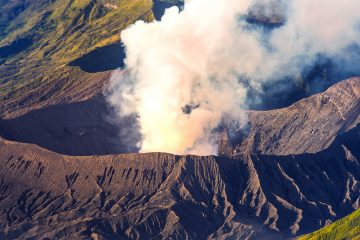 Вулкан горы Бромо на горе Пенаньякан, Восточная Ява
