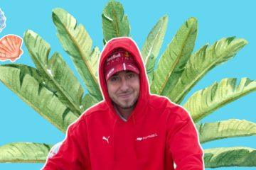Бананы, ракушки и молодой человек